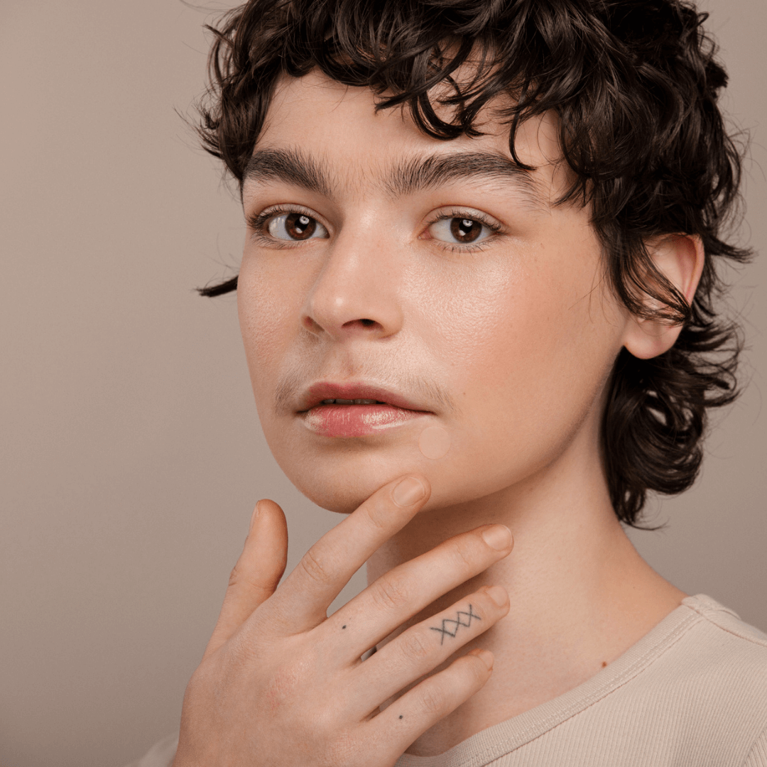 HYDRO-DOTS, containing 24 hydrocolloid patches with 1% salicylic acid, marketed for skinprep.