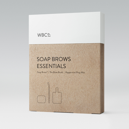A brow styling kit presented in an closed box. Eco friendly.